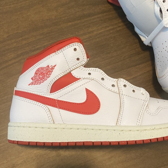 Jordan 1 Mid (Dune Red) - Picture 2 of 12